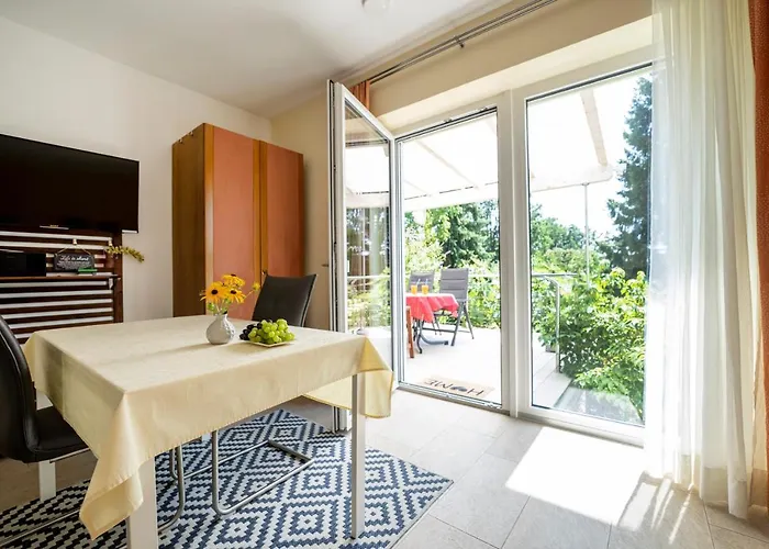 Im Garten - Haus Daniela Graz