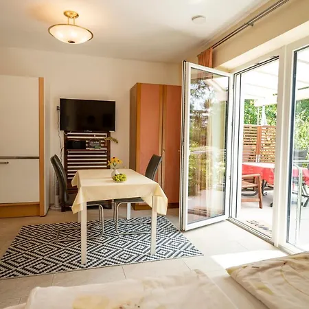 Im Garten - Haus Daniela *