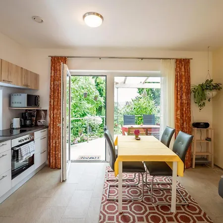 Im Garten - Haus Daniela *