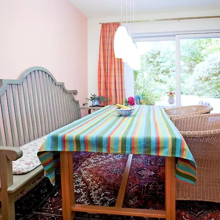 Im Garten - Haus Daniela