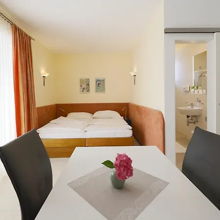 Апартаменты Im Garten - Haus Daniela Грац