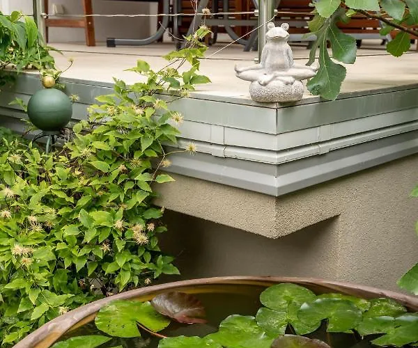 Im Garten - Haus Daniela