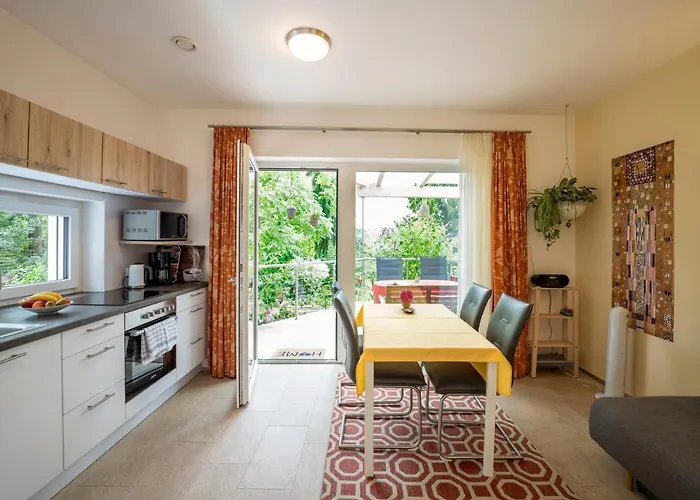 Im Garten - Haus Daniela *